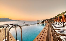 Numa Port Hotel